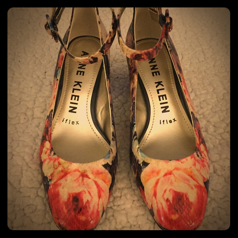 Pretty Anne Klein iflex low heeled ankle straps